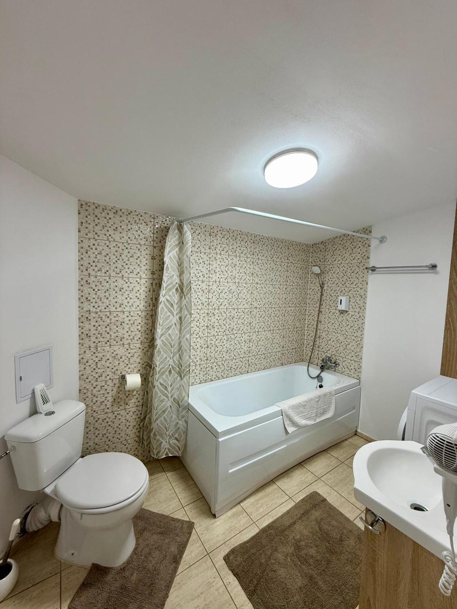 Jokai Apartments Nr7, Code Entry Sfântu-Gheorghe Esterno foto